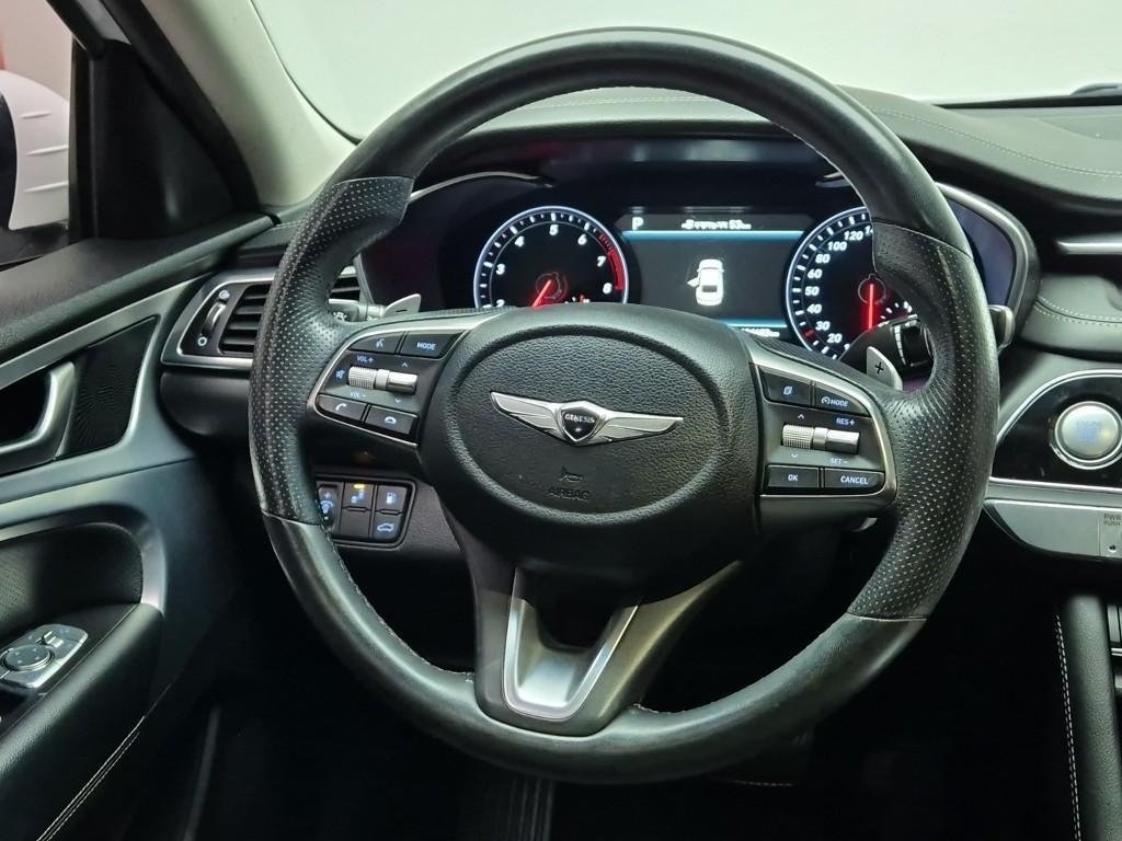 Genesis G70 - Vista 9