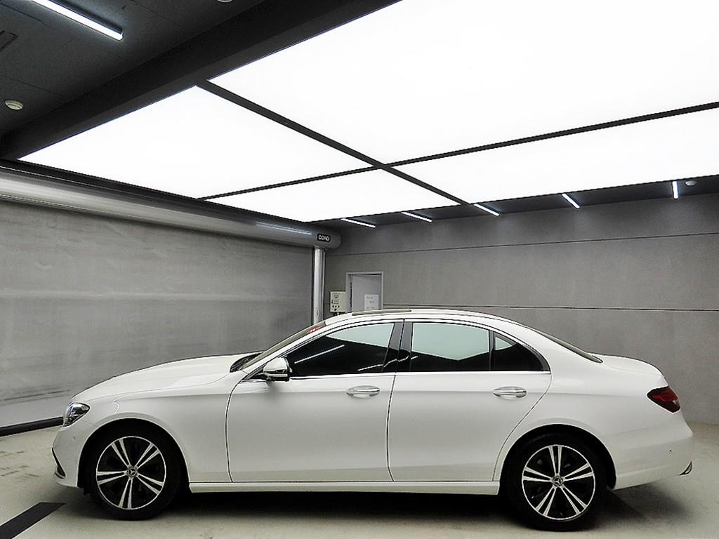 Mercedes Benz E class - Vista 4