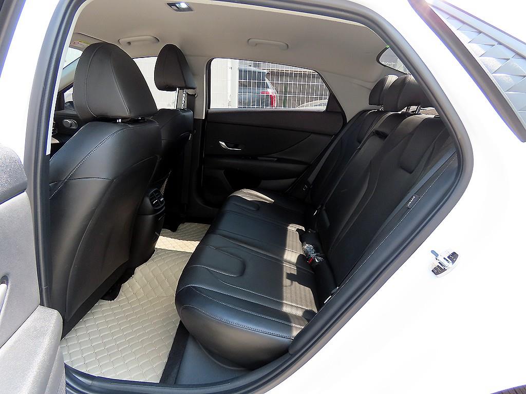 HYUNDAI Avante - Vista 6
