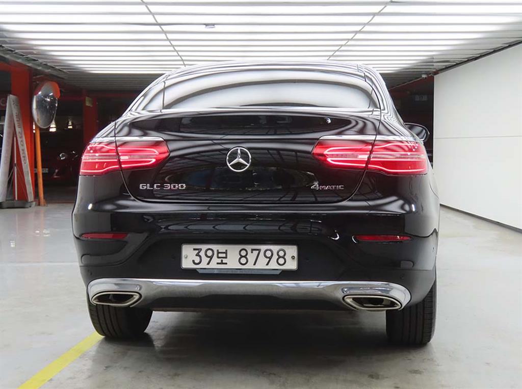 Mercedes Benz GLC Class - Vista 3