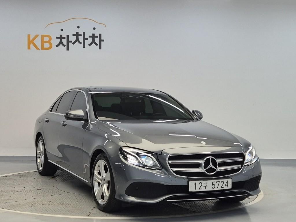Mercedes Benz E class - Vista 3