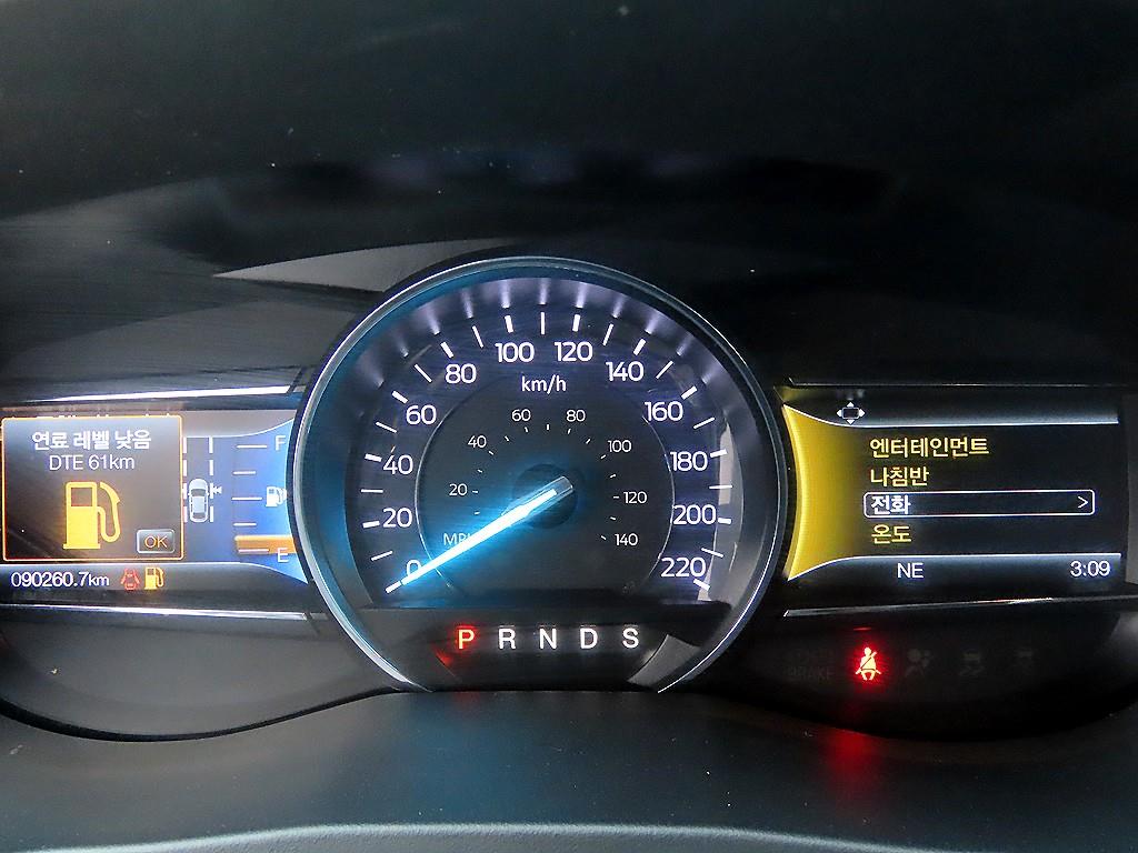 Ford Explorer - Vista 10