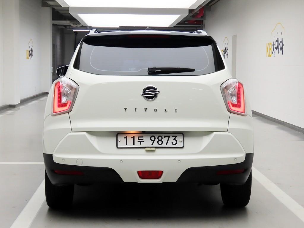 Ssangyong Tivoli - Vista 3