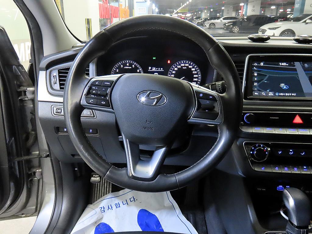 HYUNDAI Sonata - Vista 8