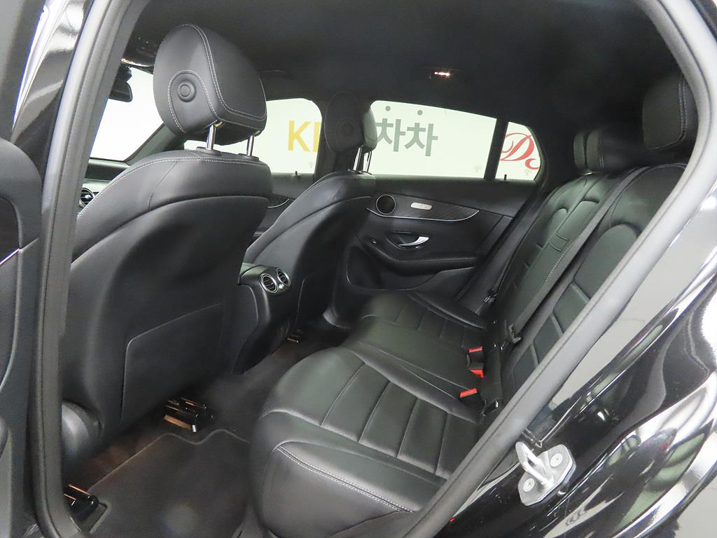 Mercedes Benz GLC Class - Vista 6