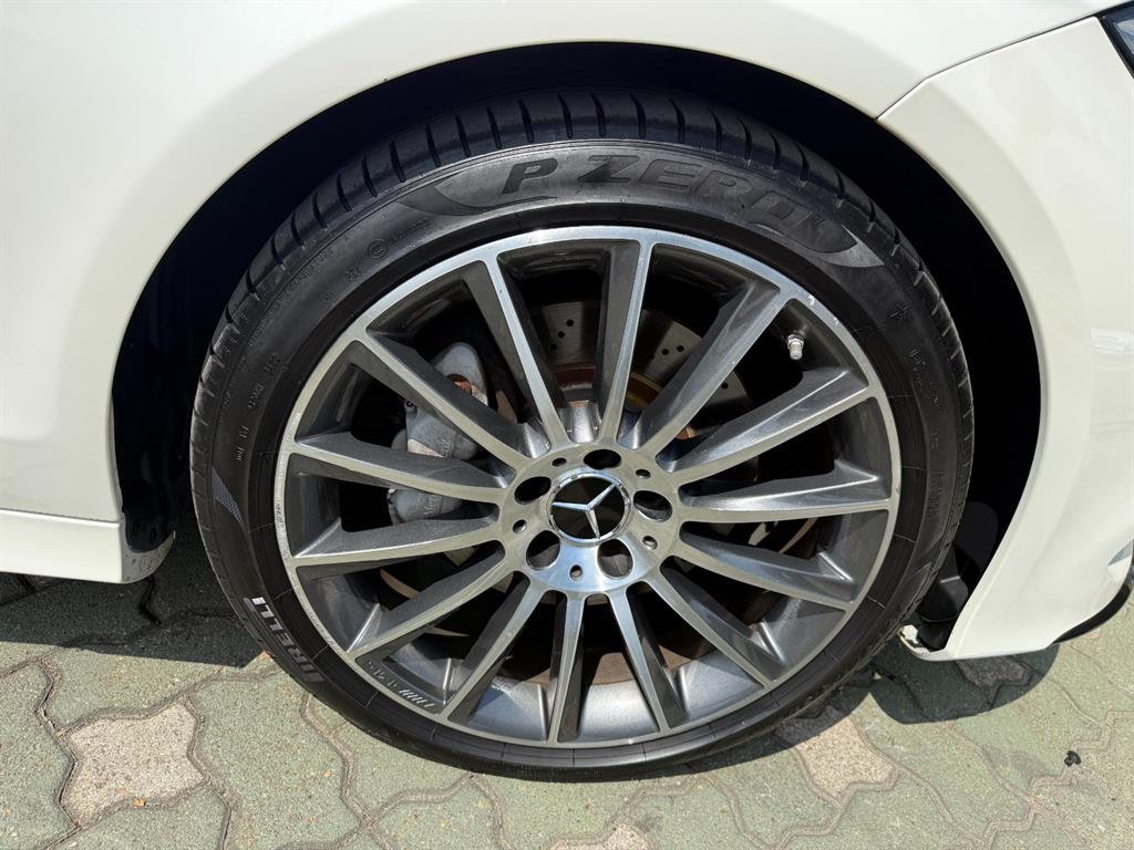 Mercedes Benz CLS Class - Vista 9