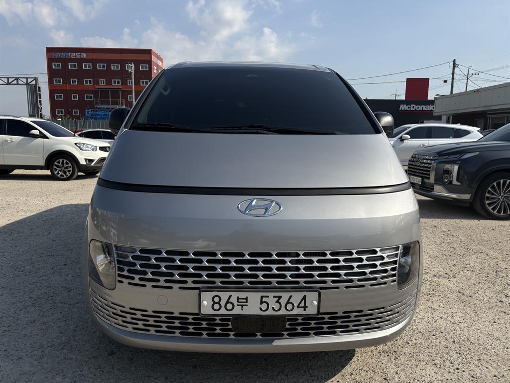 HYUNDAI Staria 2022 Gris - Importación desde Corea - HF Imports Iquique - Foto 1