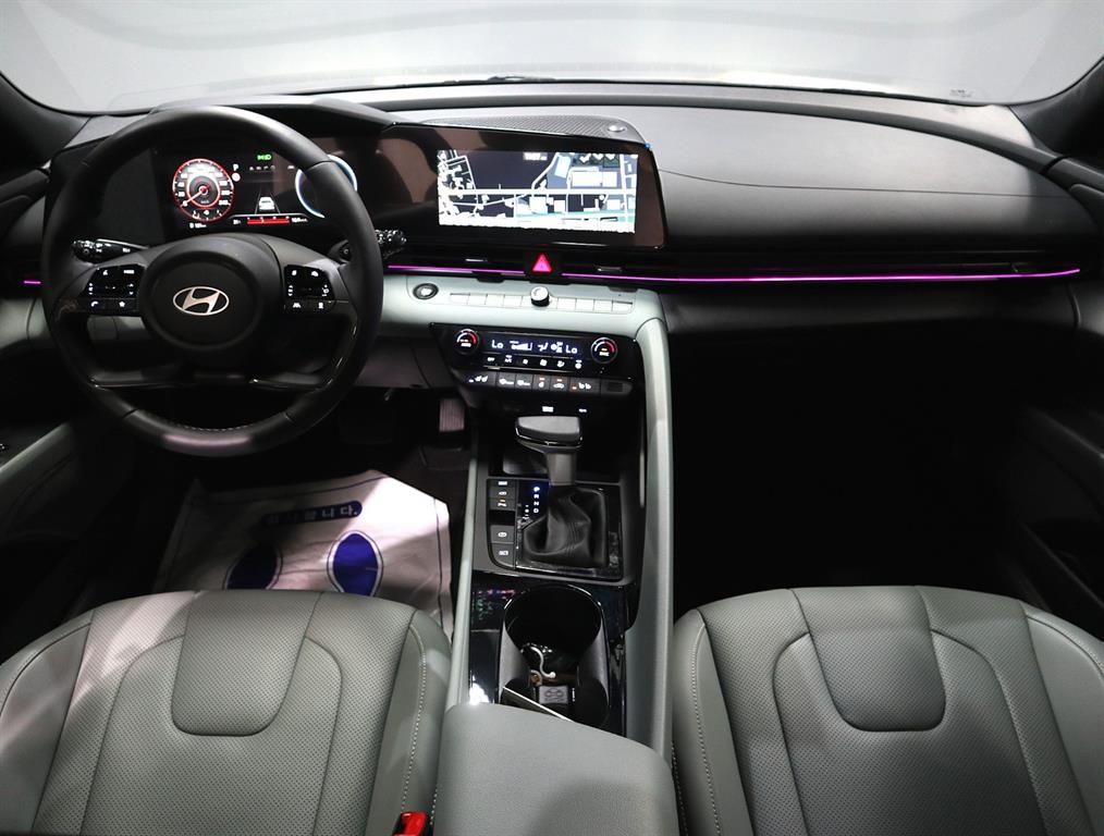 HYUNDAI Avante - Vista 5