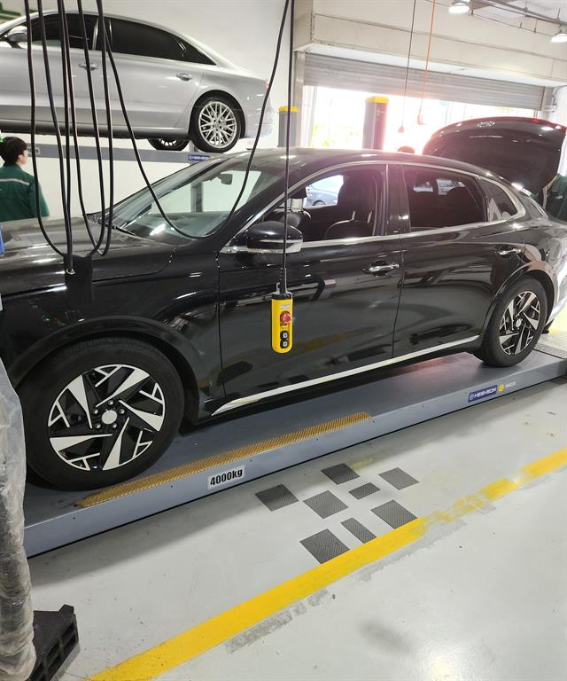 HYUNDAI Grandeur - Vista 2