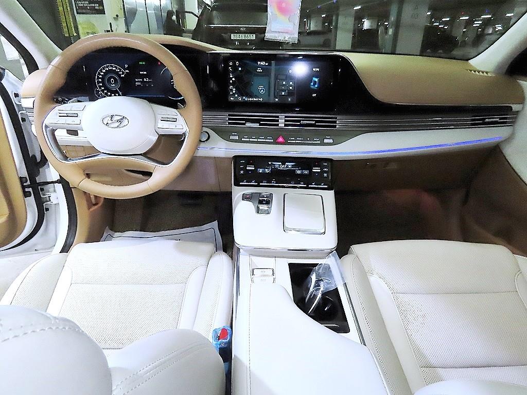 HYUNDAI Grandeur - Vista 10