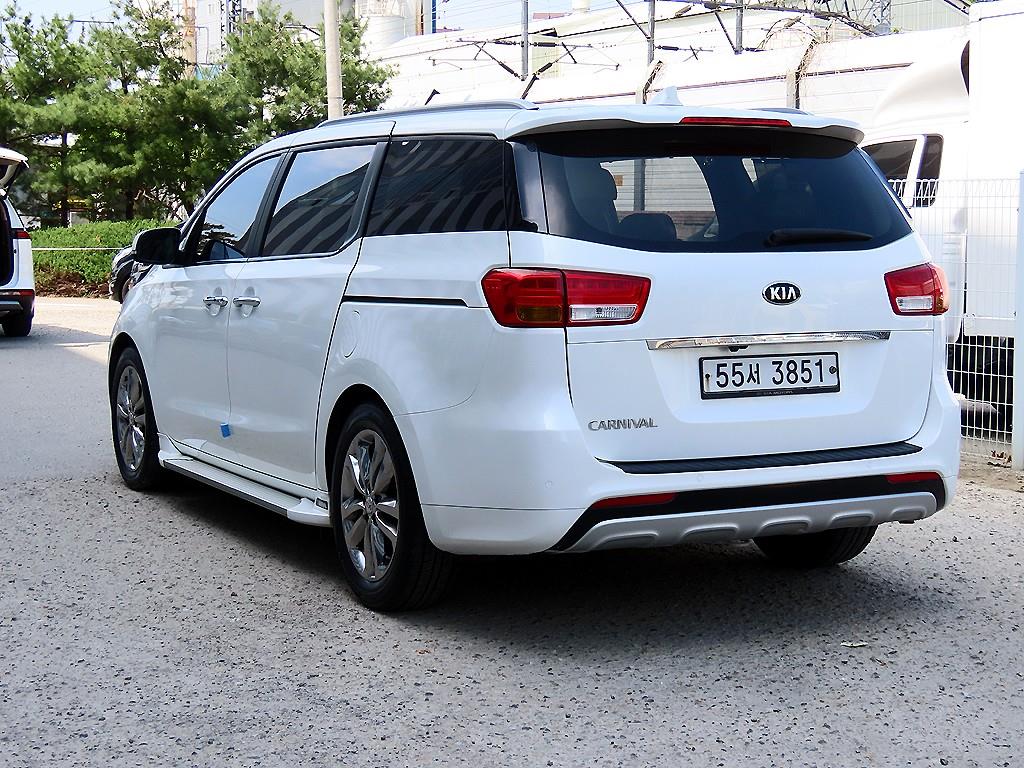 KIA Carnival - Vista 3