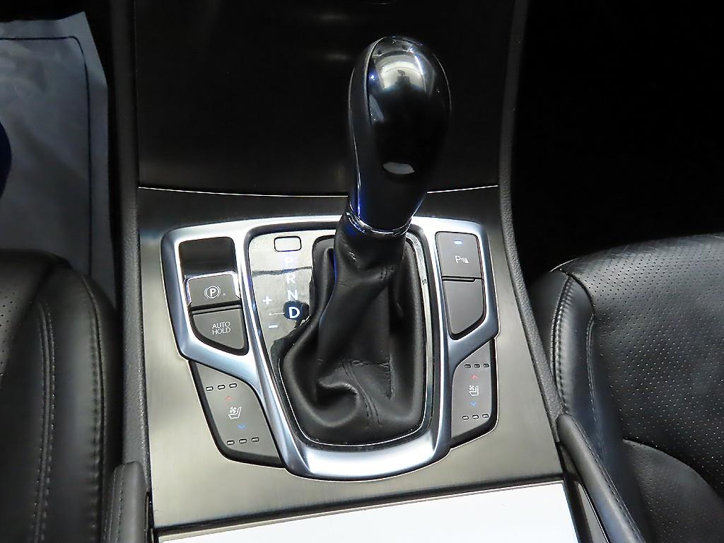 HYUNDAI Grandeur - Vista 12