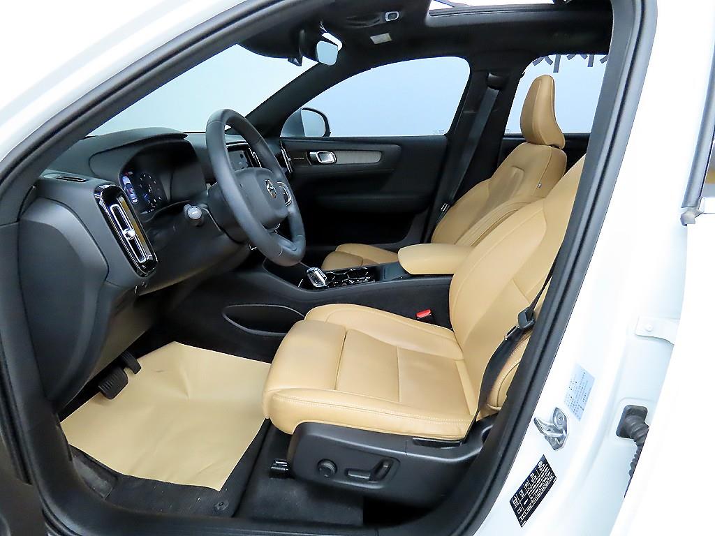 Volvo XC40 - Vista 5