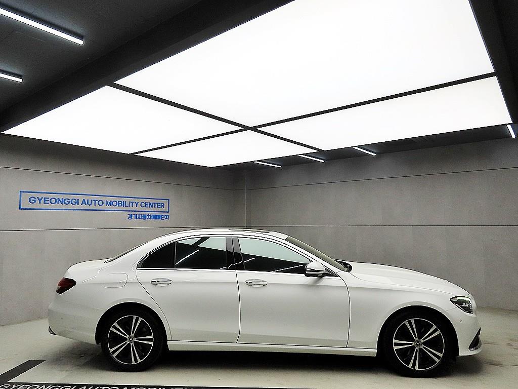 Mercedes Benz E class - Vista 2