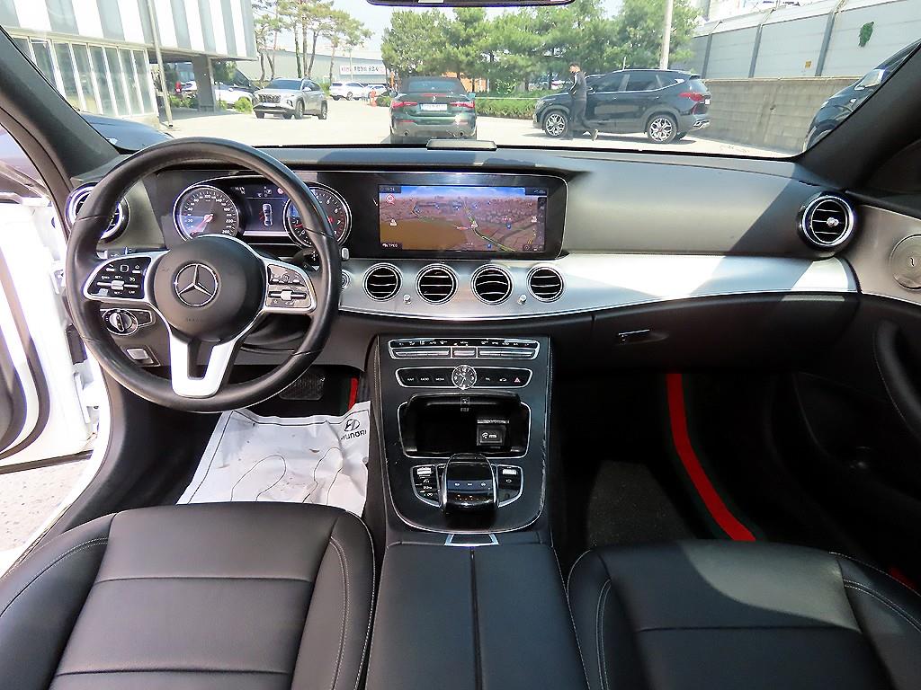 Mercedes Benz E class - Vista 7