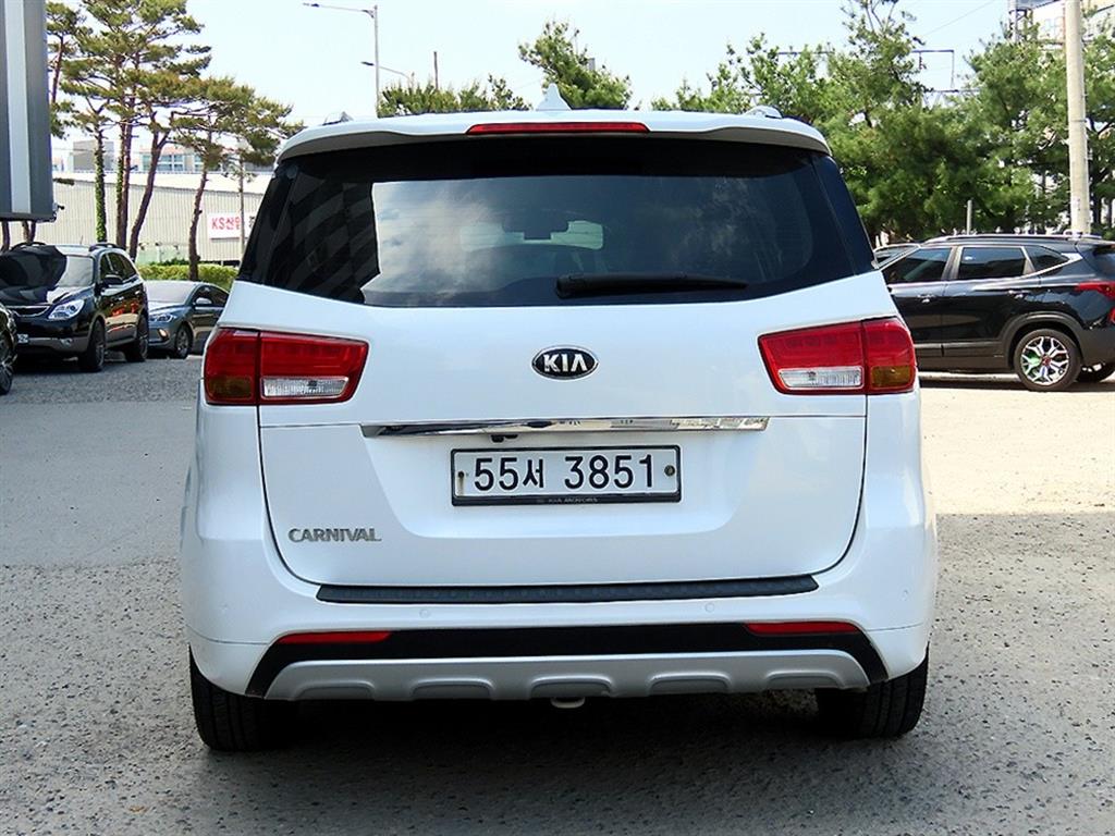 KIA Carnival - Vista 4
