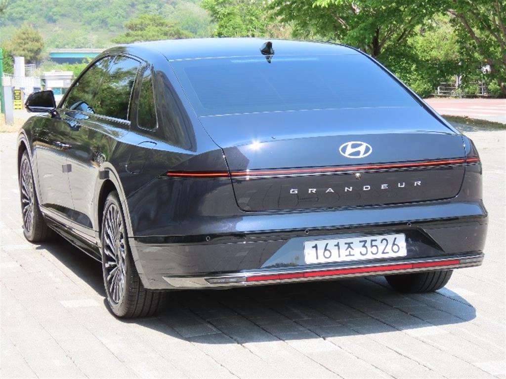HYUNDAI Grandeur - Vista 7