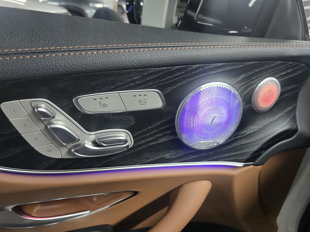 Mercedes Benz E class - Vista 8