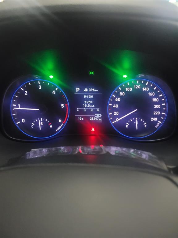 HYUNDAI Kona - Vista 9