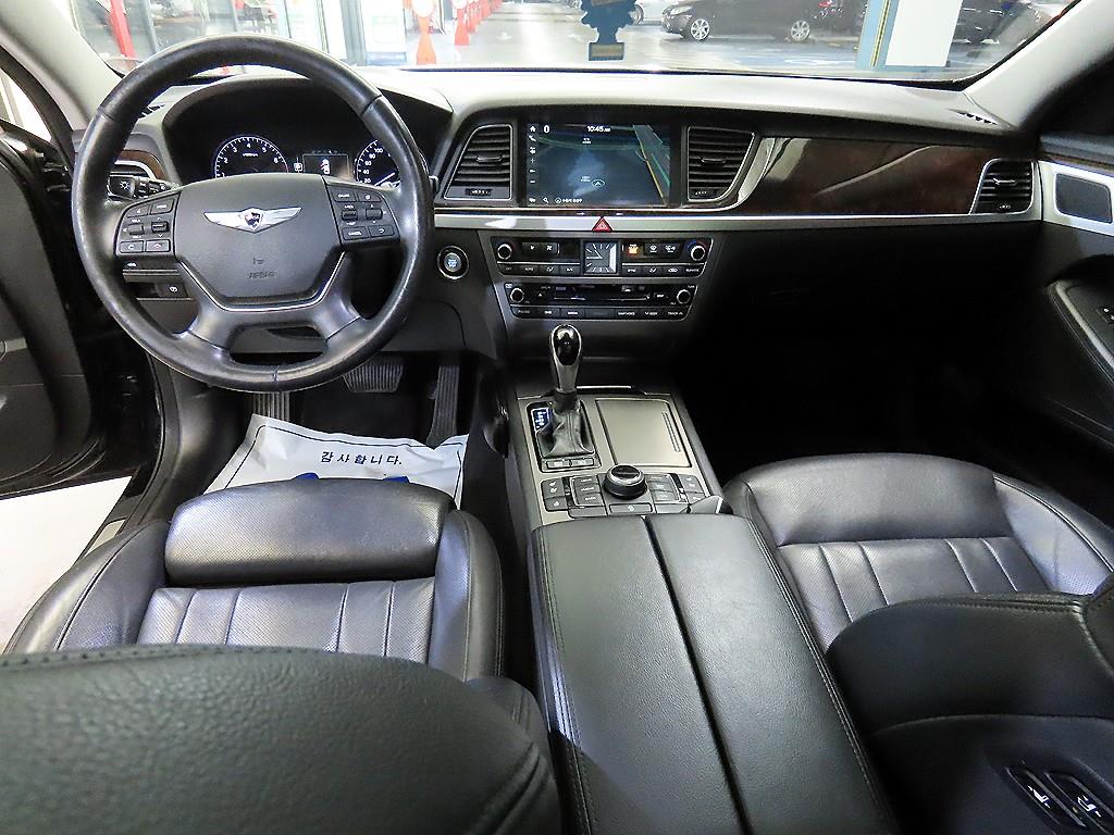 HYUNDAI Genesis - Vista 10