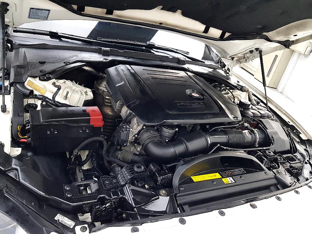 Jaguar XF - Vista 6