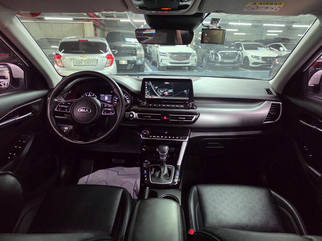 KIA Seltos - Vista 6
