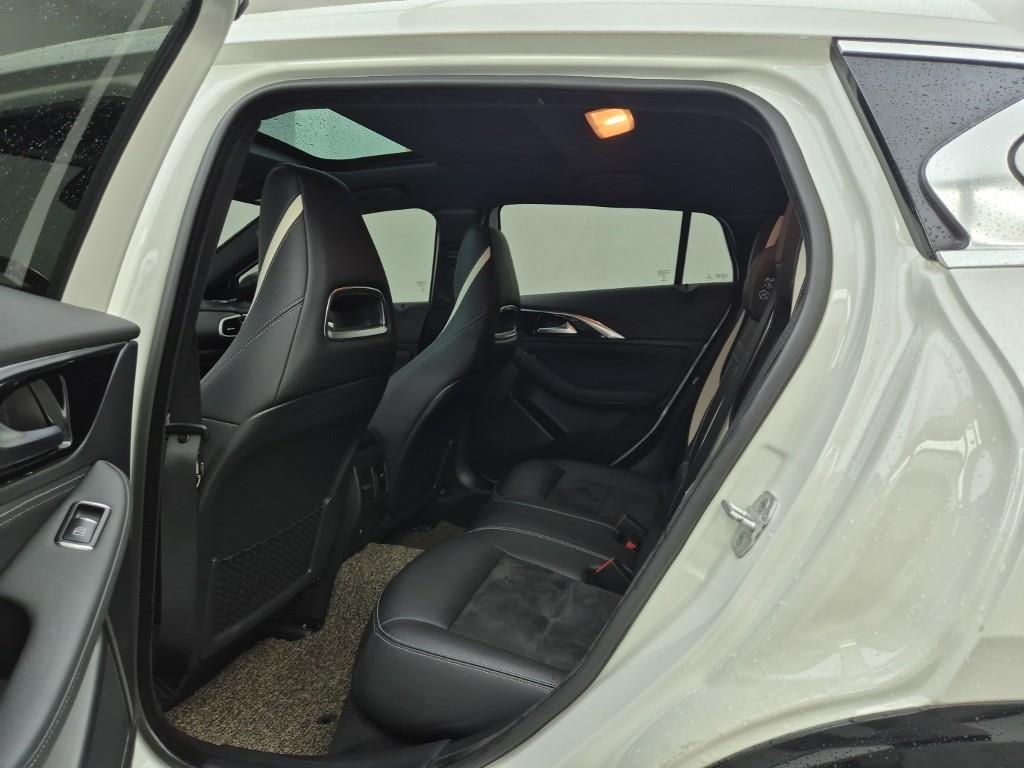 Infiniti Q - Vista 12