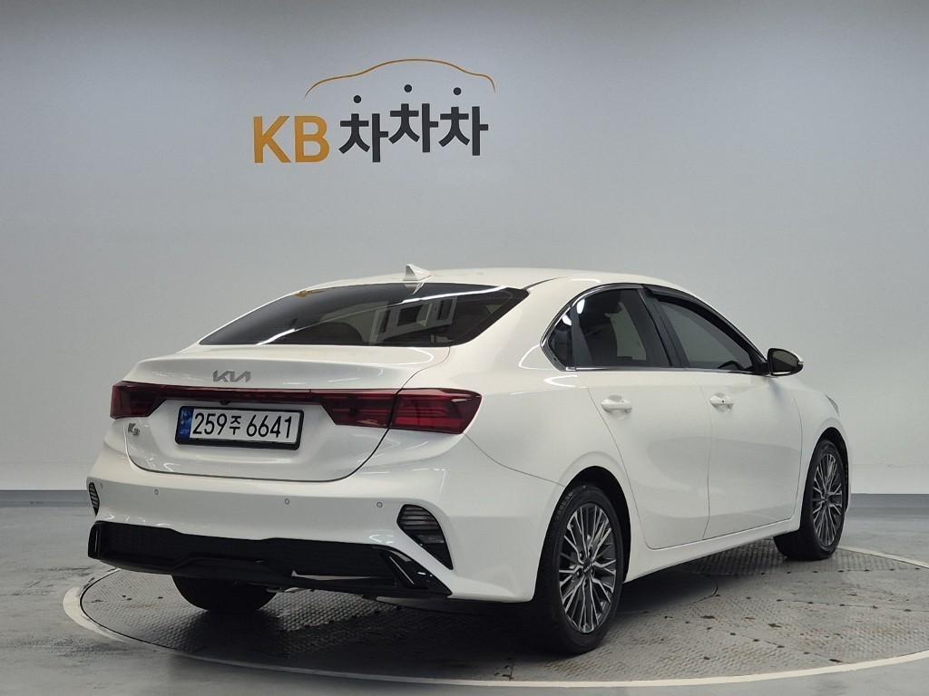 KIA K3 - Vista 3
