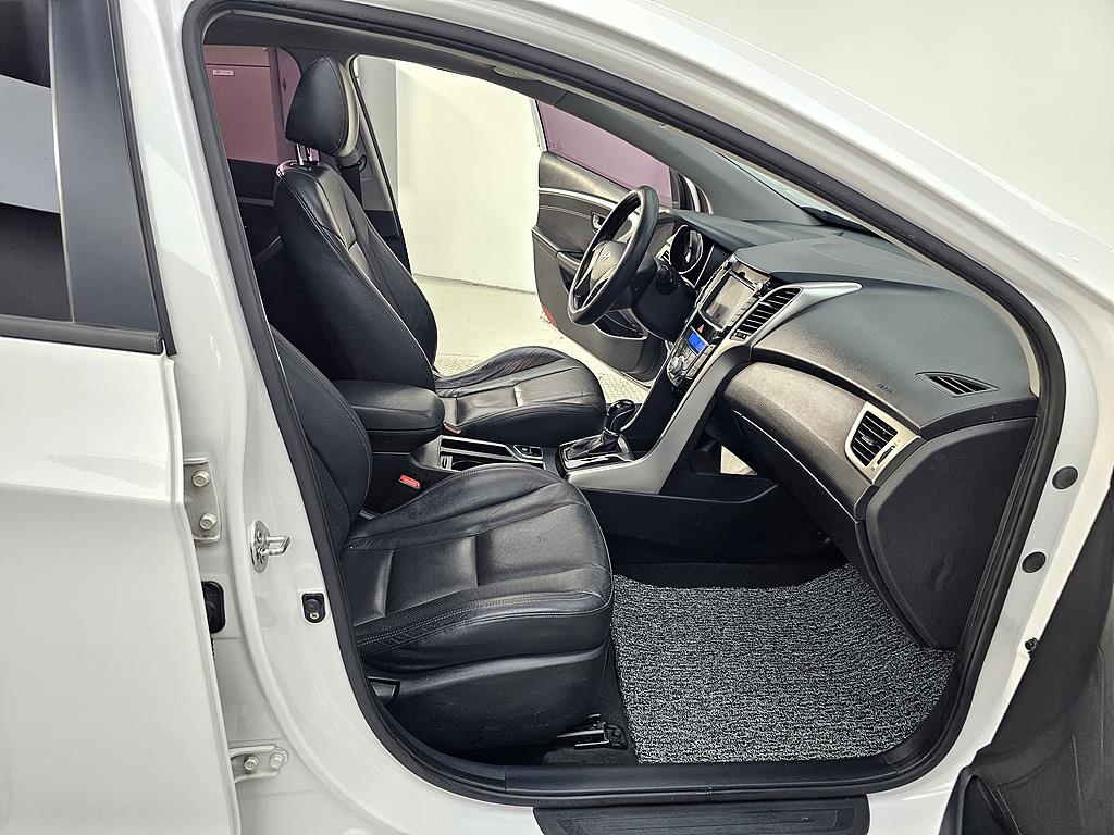 HYUNDAI i30 - Vista 11