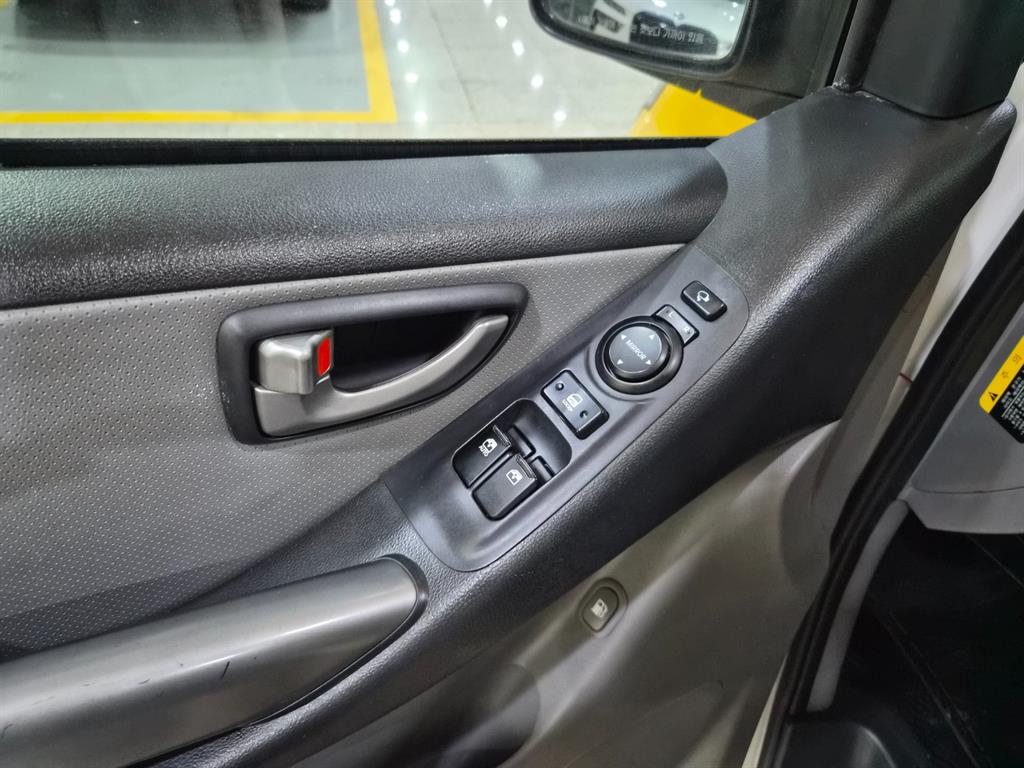 HYUNDAI Starex 2019 Amarillo - Importación desde Corea - HF Imports Iquique - Foto 17