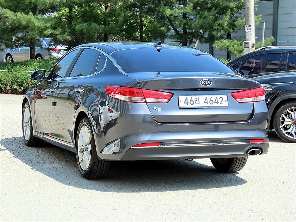 KIA K5 - Vista 3