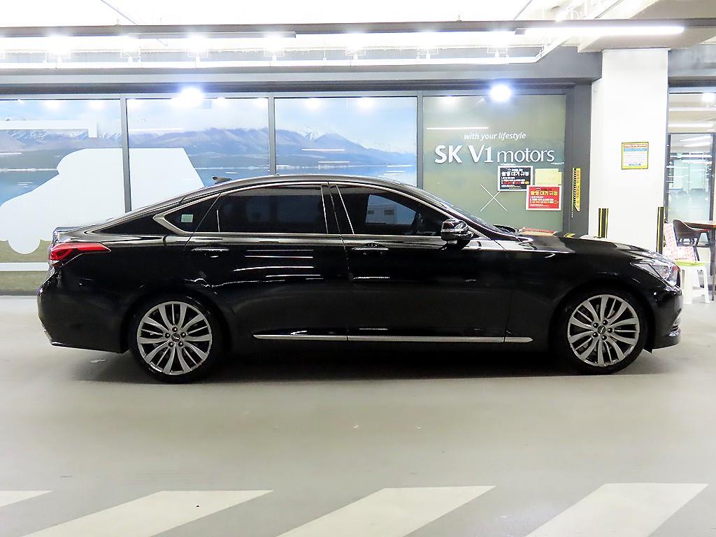 HYUNDAI Genesis - Vista 3