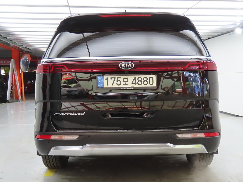 KIA Carnival - Vista 3