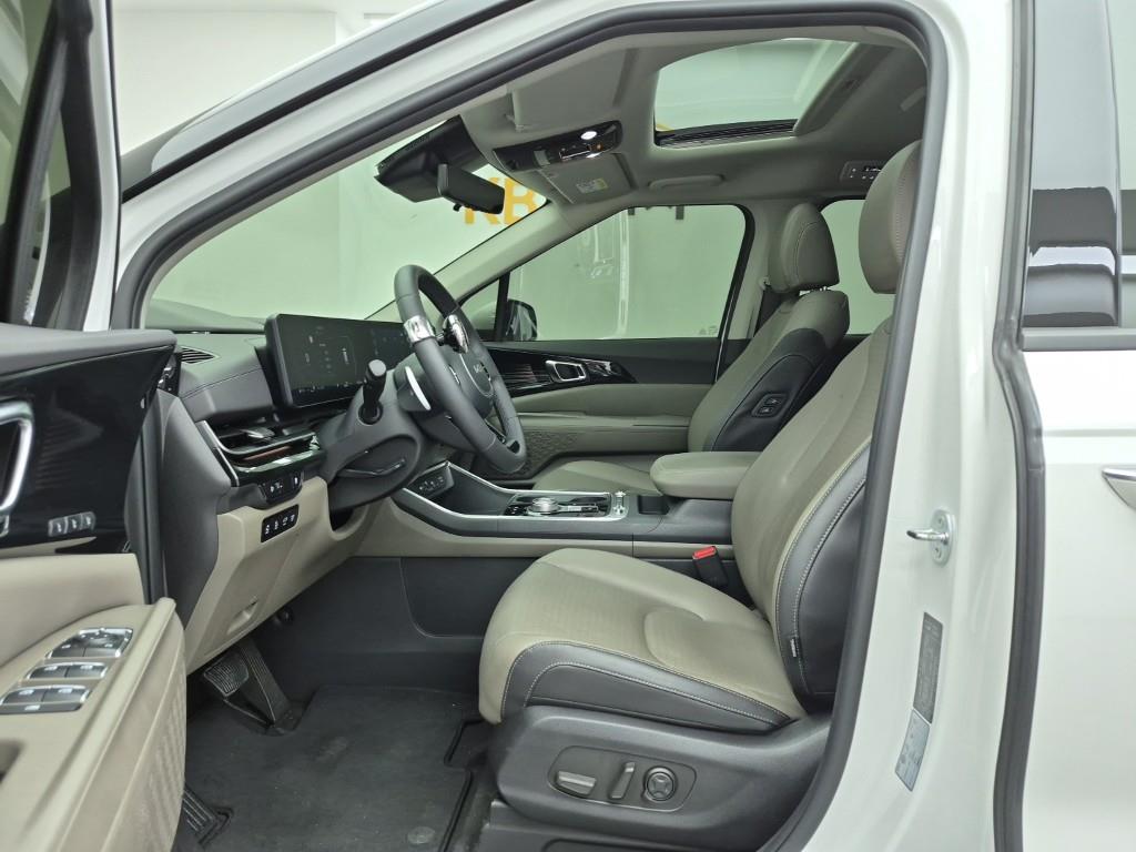 KIA Carnival - Vista 11