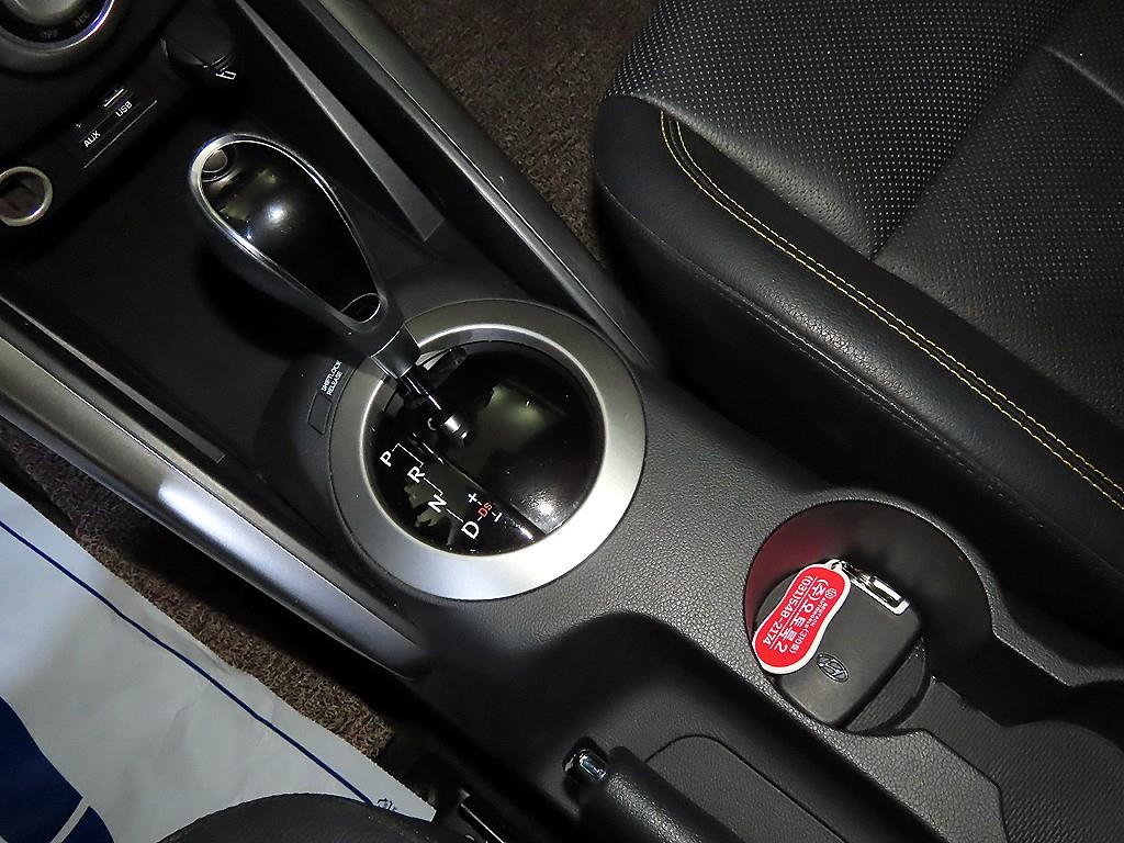 HYUNDAI Veloster - Vista 12