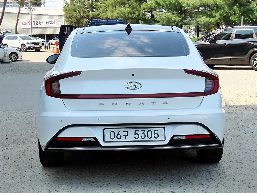 HYUNDAI Sonata - Vista 4