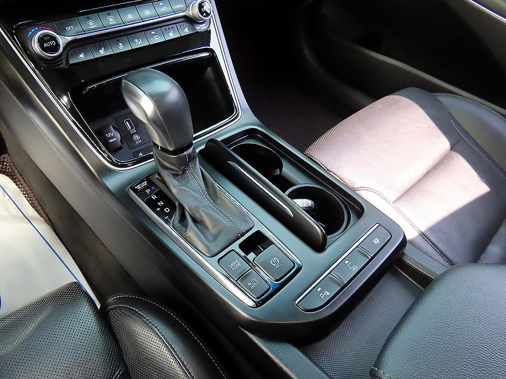 HYUNDAI Grandeur - Vista 10