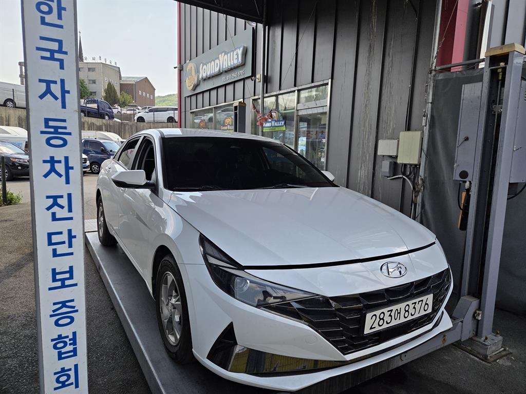 HYUNDAI Avante 2021 Blanco - Importación desde Corea - HF Imports Iquique - Foto 17