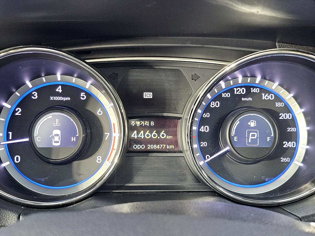 HYUNDAI Sonata - Vista 7