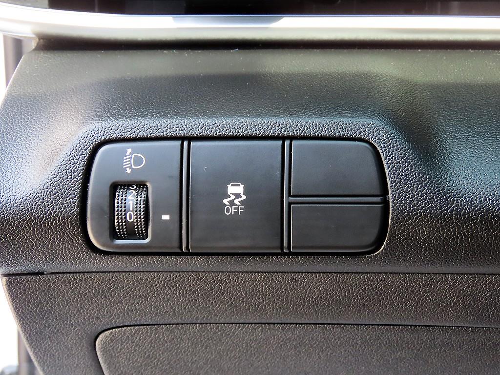 HYUNDAI Avante - Vista 12