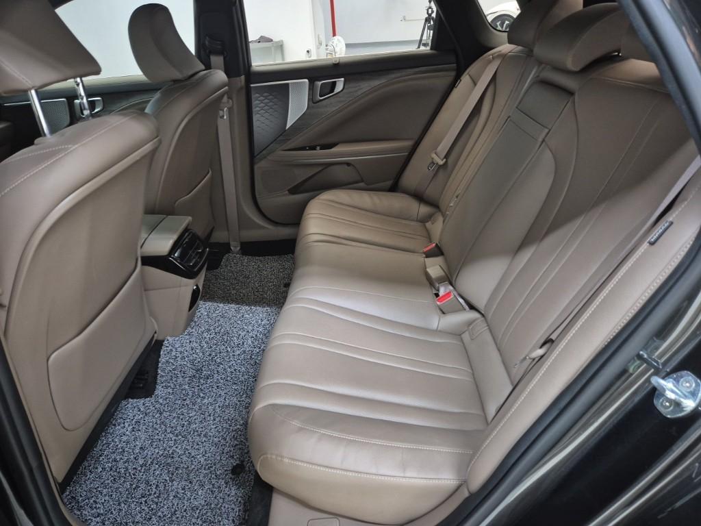 KIA K8 - Vista 12