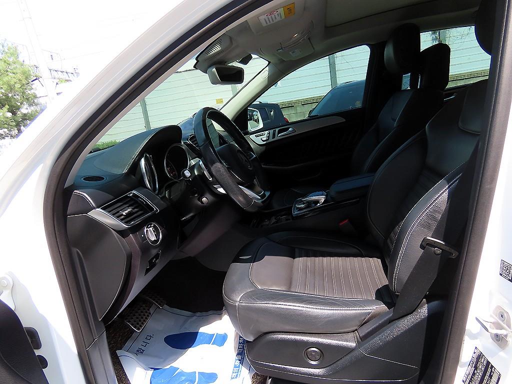 Mercedes Benz GLE Class - Vista 5
