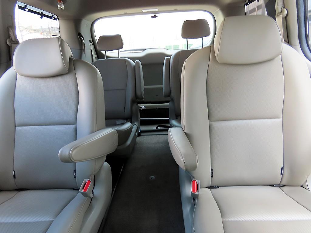 KIA Carnival - Vista 7