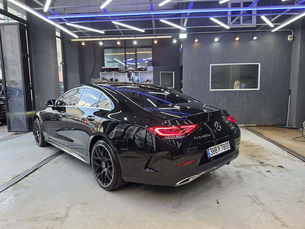 Mercedes Benz CLS Class - Vista 6