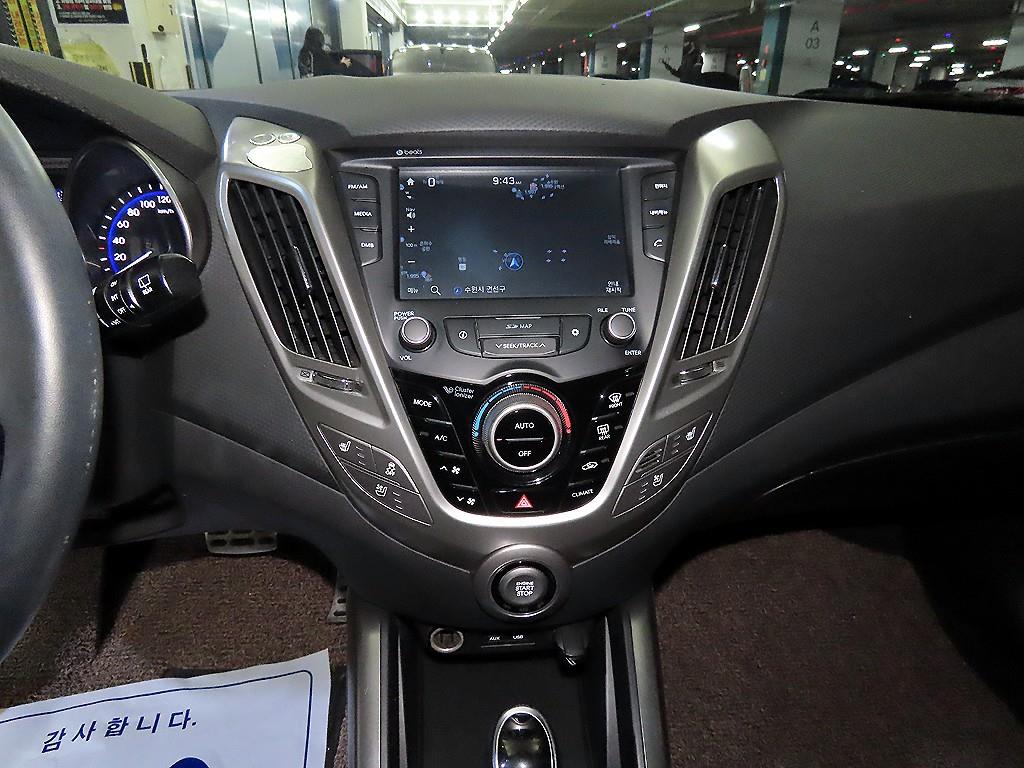 HYUNDAI Veloster - Vista 11