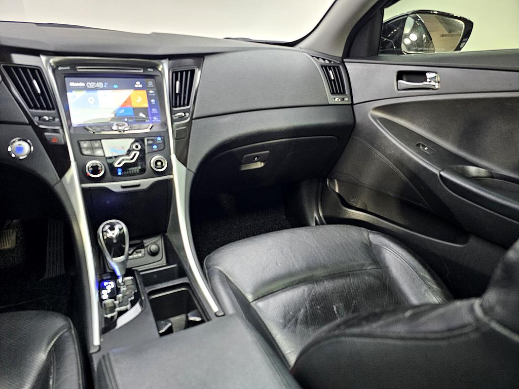 HYUNDAI Sonata - Vista 10