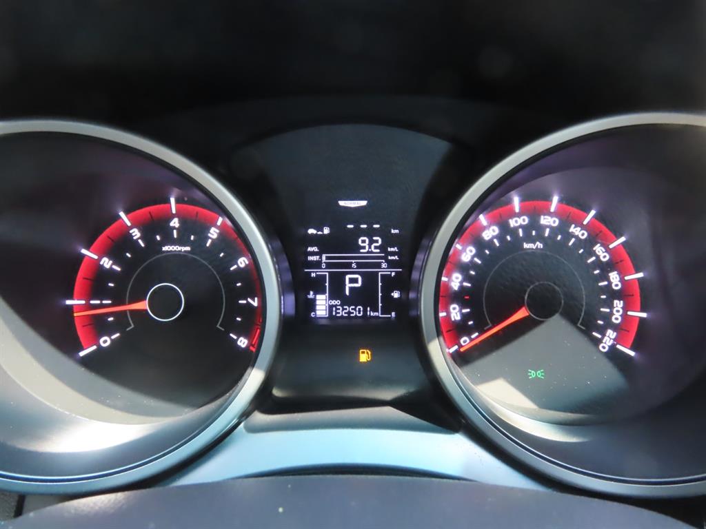 Ssangyong Tivoli 2015 Blanco - Importación desde Corea - HF Imports Iquique - Foto 8