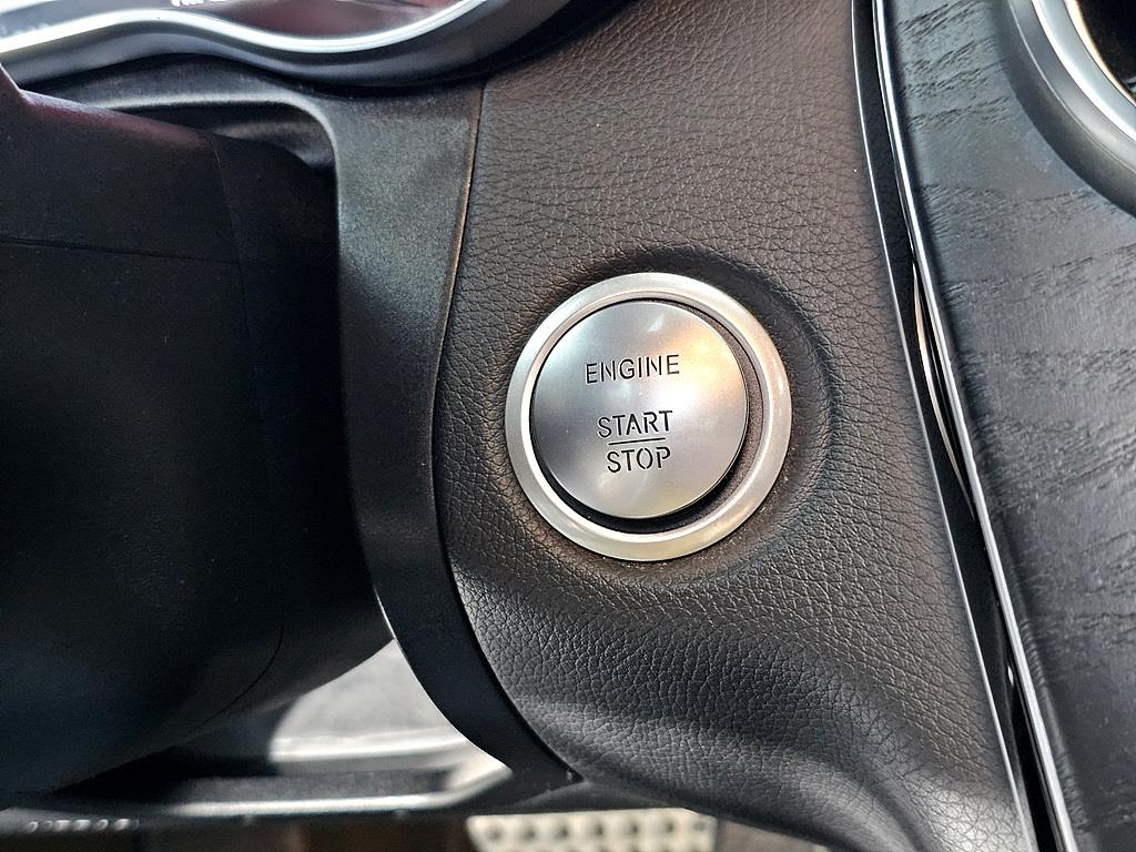 Mercedes Benz C Class 2016 Negro - Importación desde Corea - HF Imports Iquique - Foto 14