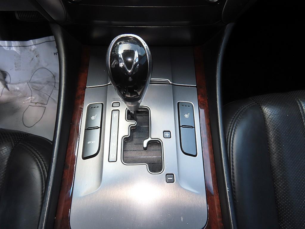 HYUNDAI Equus - Vista 10