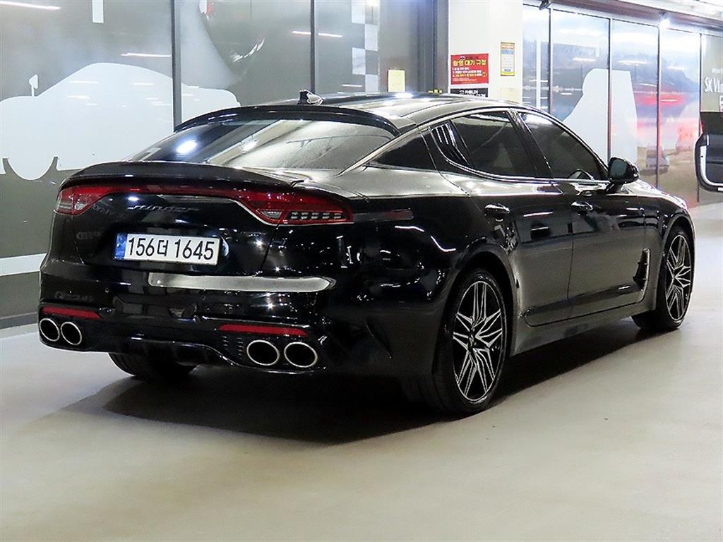 KIA Stinger - Vista 4